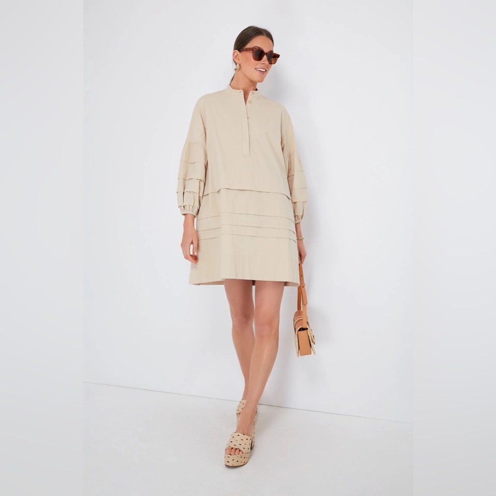 POMANDER PLACE

Khaki Chelsea Dress